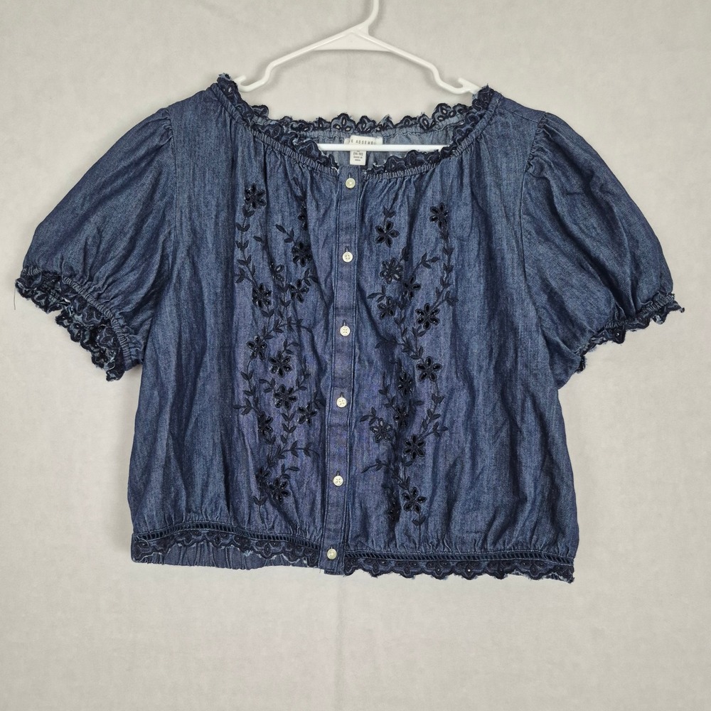 Free Assembly XL Blue Denim Embroidered Eyelet Lace Blouse Cottage Puff Sleeve.